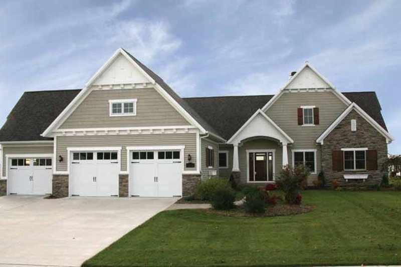 Dream House Plan - Craftsman Exterior - Front Elevation Plan #928-91