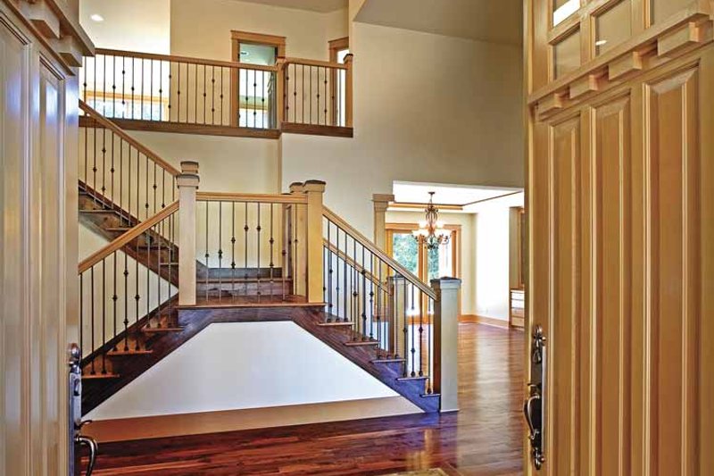 House Plan Design - Interior - Entry for Contemporary House Plan #951-2 - 4 bed, 4 bath