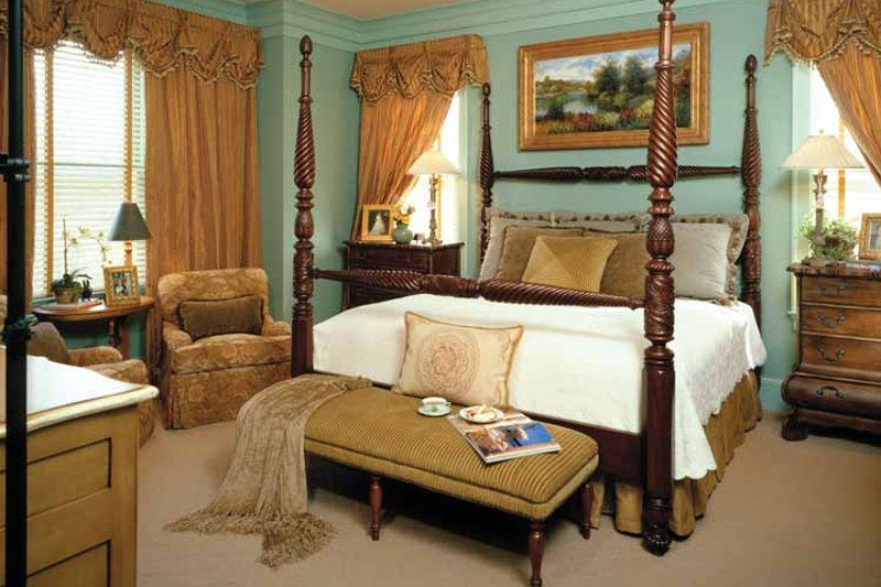 Home Plan - Interior - Master Bedroom for Colonial House Plan #429-327 - 4 bed, 3.5 bath