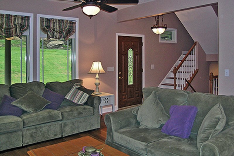 Home Plan - Interior - Family Room for Craftsman House Plan #314-283 - 3 bed, 3.5 bath