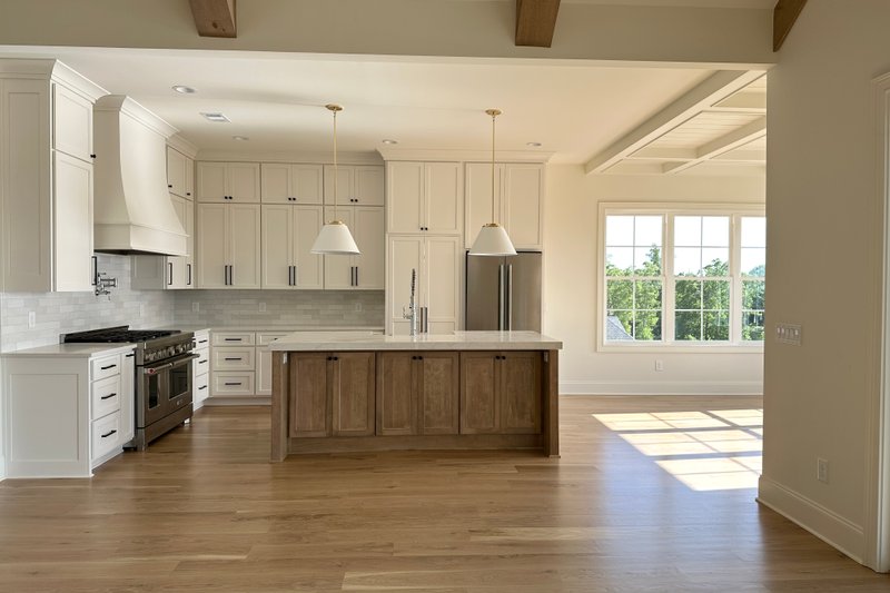 Architectural House Design - Interior - Kitchen for Craftsman House Plan #437-143 - 4 bed, 3.5 bath