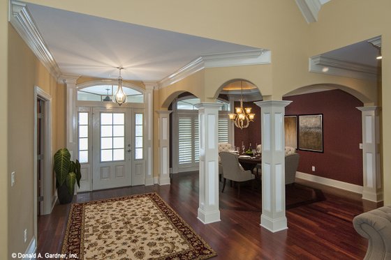 Traditional Interior - Dining Room Plan #929-874