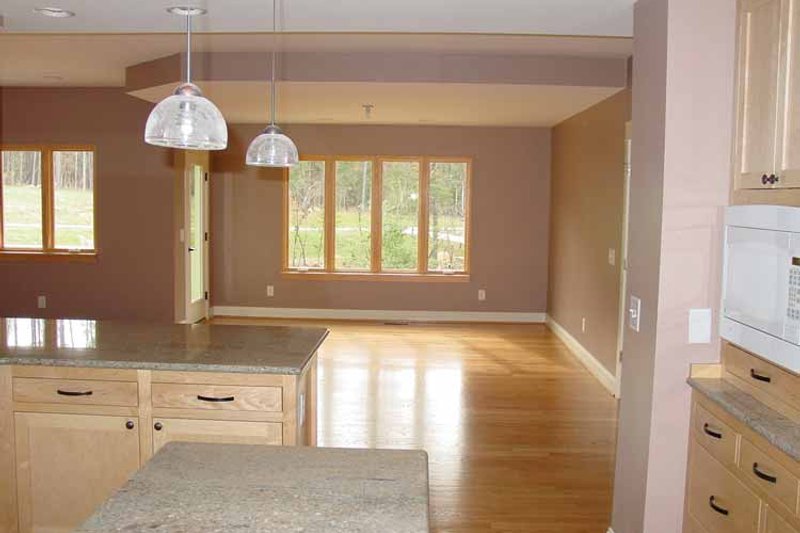 Home Plan - Interior - Kitchen 2 for Ranch House Plan #939-6 - 3 bed, 2.5 bath