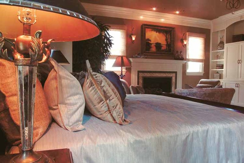 Home Plan - Interior - Master Bedroom for Country House Plan #453-403 - 5 bed, 5 bath