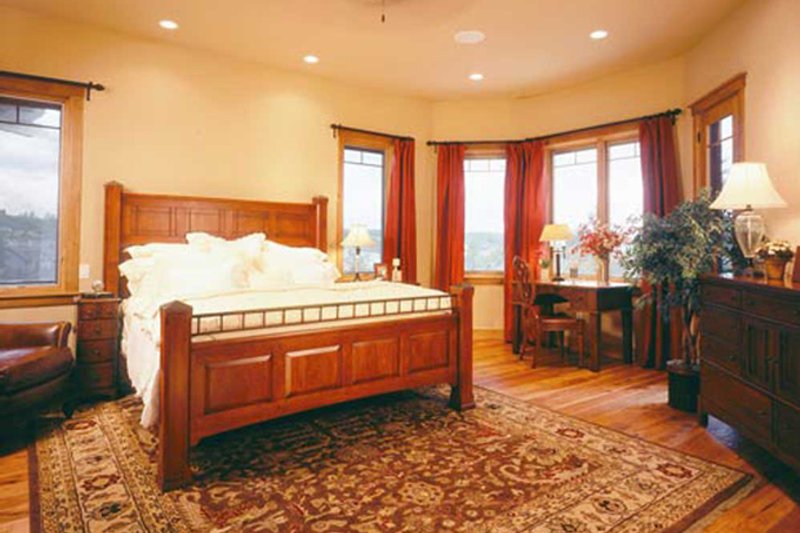 House Design - Interior - Master Bedroom 2 for Craftsman House Plan #942-16 - 5 bed, 6.5 bath