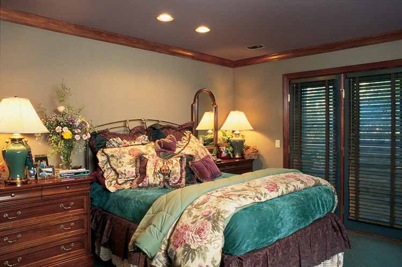 Dream House Plan - Interior - Bedroom for Contemporary House Plan #72-636 - 3 bed, 2.5 bath