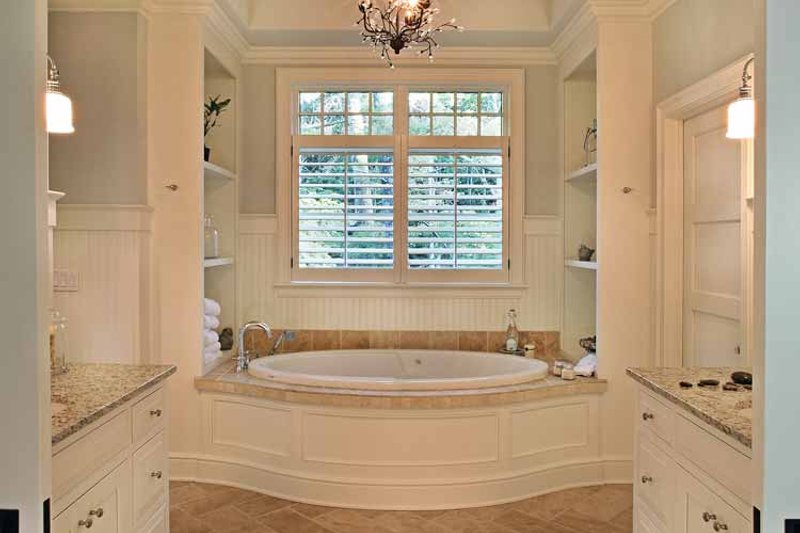 Home Plan - Interior - Master Bathroom for Craftsman House Plan #928-176 - 5 bed, 4.5 bath