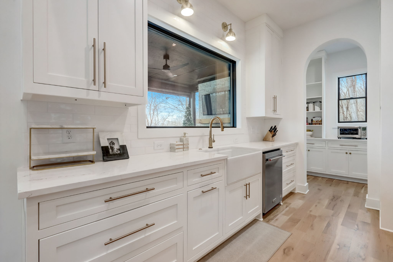 Home Plan - Interior - Kitchen for Modern House Plan #437-133 - 3 bed, 3.5 bath
