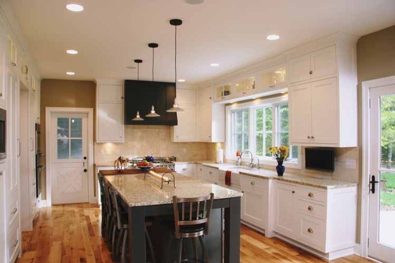 Home Plan - Interior - Kitchen for Colonial House Plan #928-97 - 4 bed, 3.5 bath