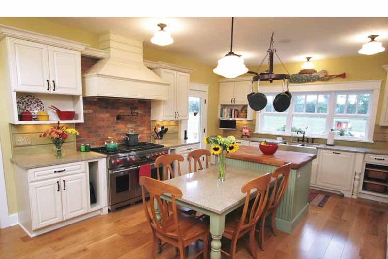 Home Plan - Interior - Kitchen for Craftsman House Plan #928-39 - 4 bed, 3.5 bath