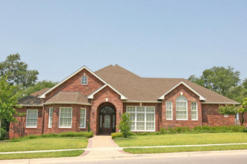 Dream House Plan - Traditional Exterior - Front Elevation Plan #80-195