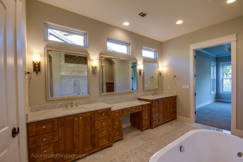 Dream House Plan - Interior - Master Bathroom 3 for Traditional House Plan #935-25 - 4 bed, 4.5 bath