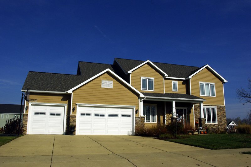 Dream House Plan - Craftsman Exterior - Front Elevation Plan #20-2122