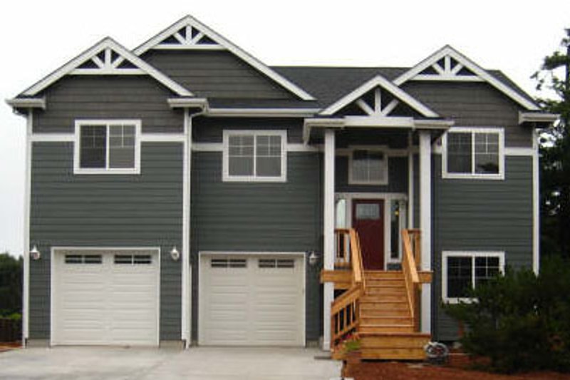 Home Plan - Craftsman Exterior - Front Elevation Plan #124-825