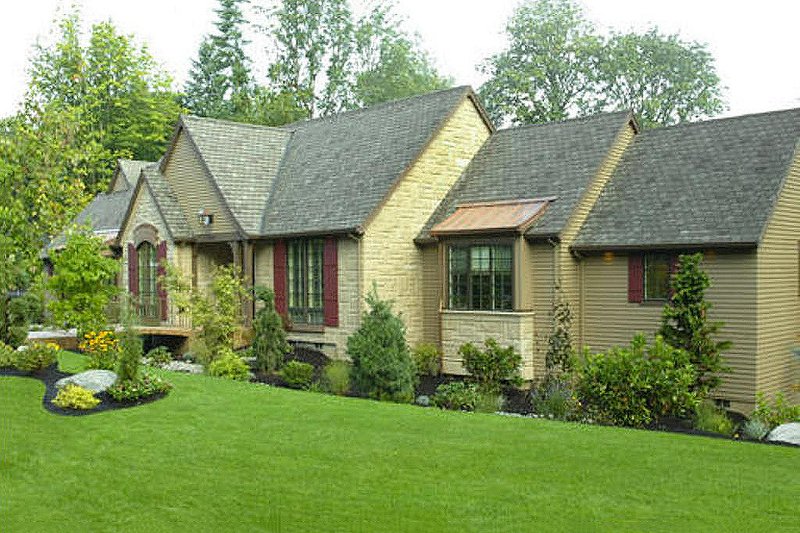 Dream House Plan - European Exterior - Front Elevation Plan #48-430