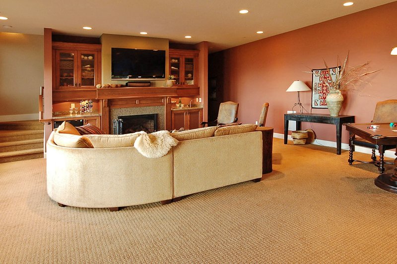 Home Plan - Interior - Family Room 3 for Craftsman House Plan #124-753 - 3 bed, 3.5 bath