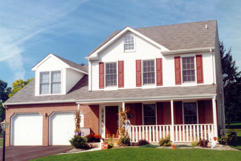 House Plan Design - Country Exterior - Front Elevation Plan #1053-21