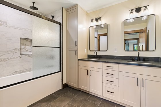 Photo 34 for Craftsman House Plan #1070-152 - 4 bed, 3 bath