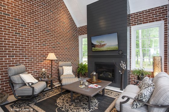 Enclosed Screened Porch 