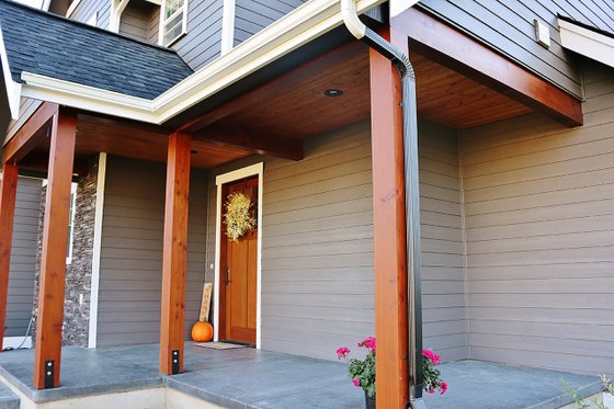 Exterior - Covered Porch for Craftsman House Plan #1070-13 - 4 bed, 2.5 bath