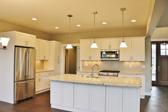 Interior - Kitchen for Craftsman House Plan #1070-11 - 3 bed, 2.5 bath