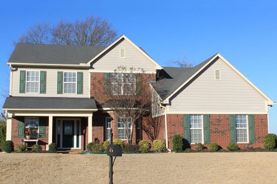 2700 square foot traditional home