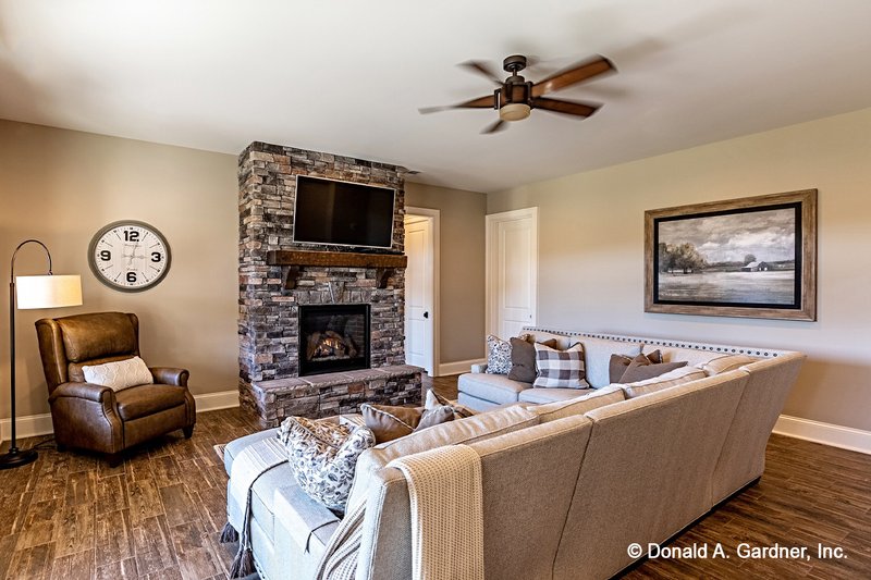 Dream House Plan - Interior - Family Room 4 for Traditional House Plan #929-1042 - 5 bed, 5 bath