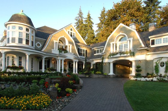 Photo 6 for Traditional House Plan #132-216 - 4 bed, 6 bath