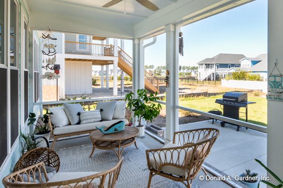 Exterior - Covered Porch for Craftsman House Plan #929-1082 - 3 bed, 2.5 bath