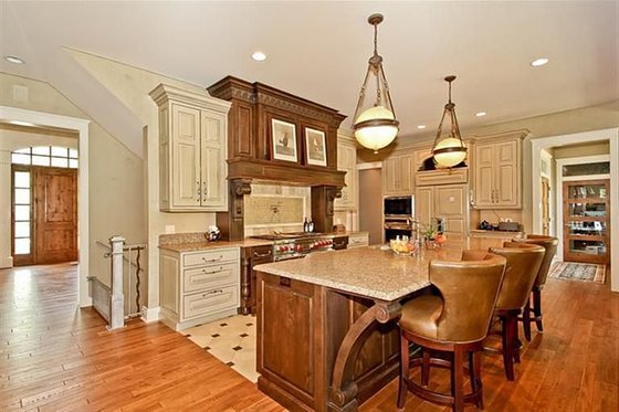 European style home, kitchen photo
