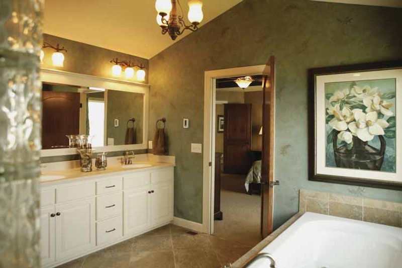 Architectural House Design - Interior - Master Bathroom for Traditional House Plan #320-990 - 4 bed, 3.5 bath