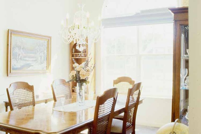 Home Plan - Interior - Dining Room for Ranch House Plan #314-192 - 3 bed, 2 bath