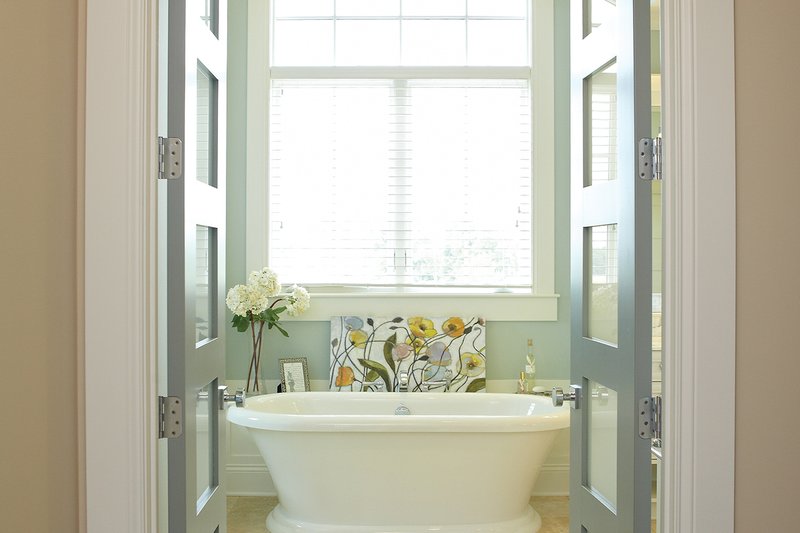 Home Plan - Interior - Master Bathroom for European House Plan #928-8 - 4 bed, 3.5 bath