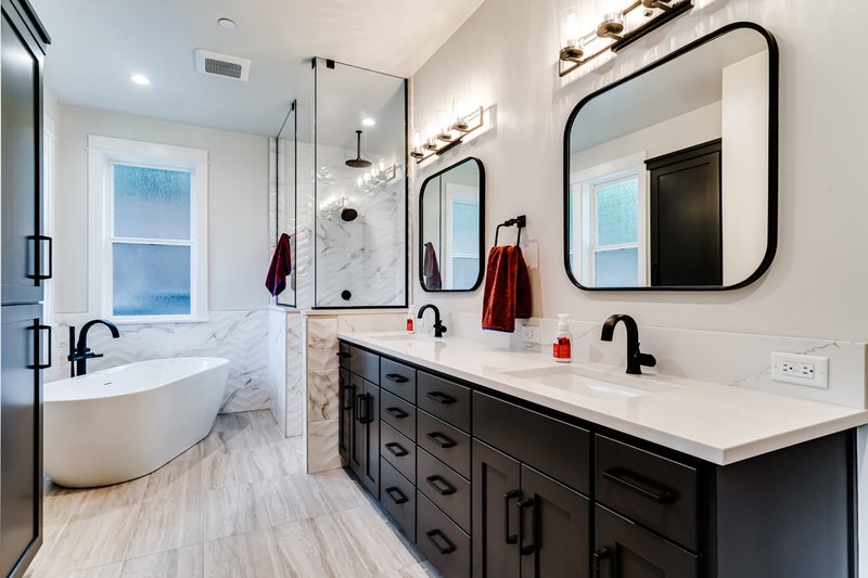 Home Plan - Interior - Master Bathroom 2 for Craftsman House Plan #124-1256 - 2 bed, 2 bath