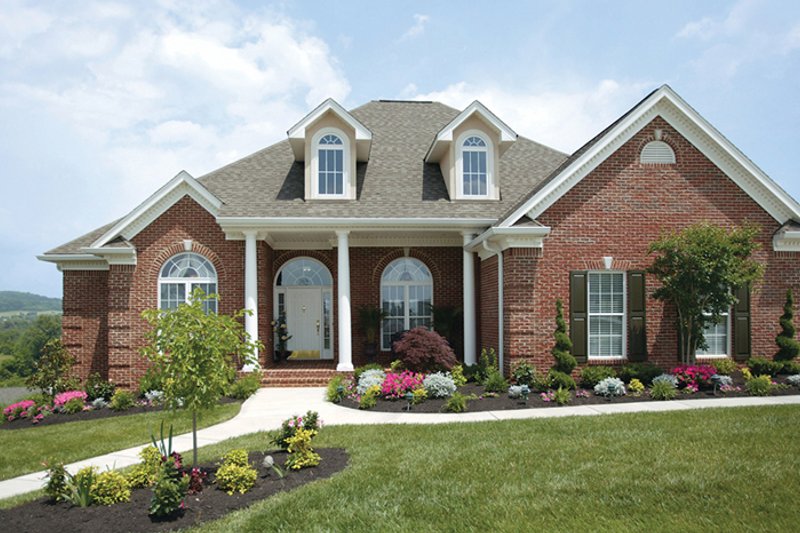 House Plan Design - Exterior - Front Elevation 3 for Ranch House Plan #472-168 - 4 bed, 2.5 bath