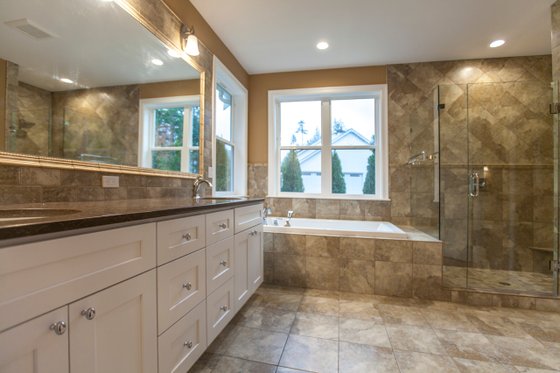 Interior - Master Bathroom for Southern House Plan #1070-12 - 3 bed, 2.5 bath
