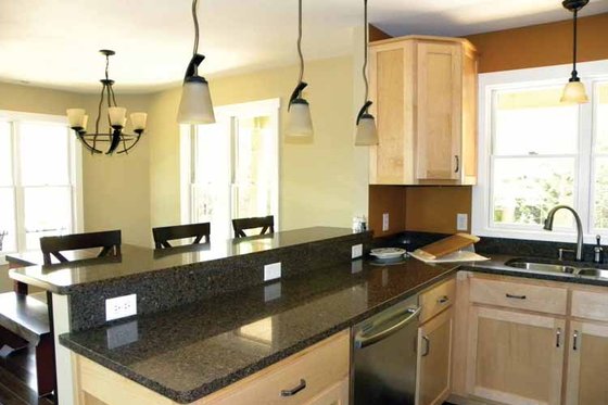 Interior - Kitchen for Traditional House Plan #118-145 - 3 bed, 2 bath