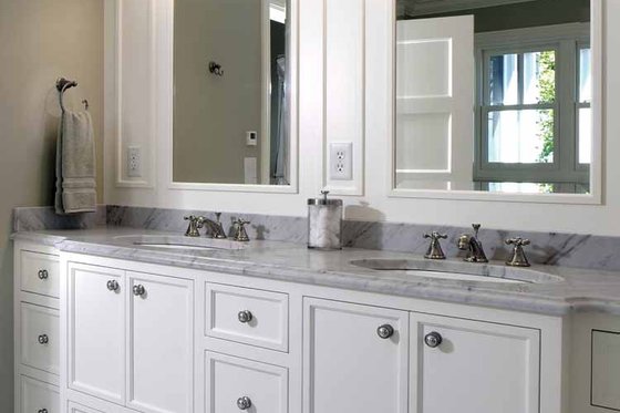 Interior - Bathroom for Craftsman House Plan #928-171 - 3 bed, 3.5 bath
