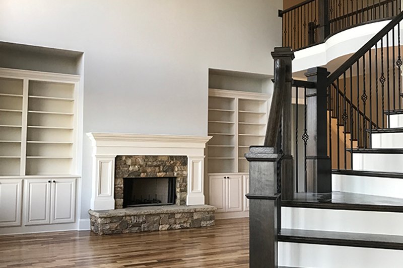 Home Plan - Interior - Family Room for Country House Plan #437-81 - 4 bed, 4.5 bath