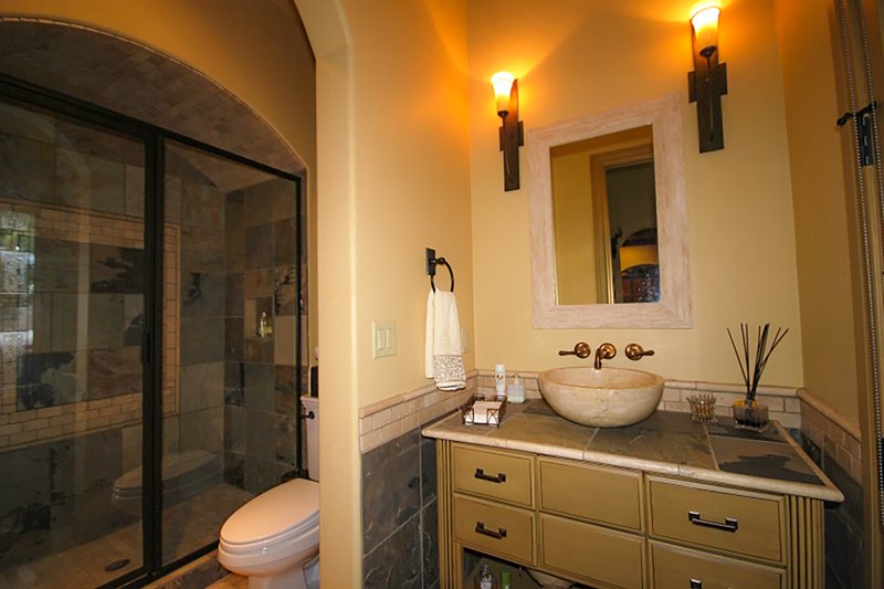 Dream House Plan - Interior - Bathroom for Prairie House Plan #80-211 - 4 bed, 4 bath