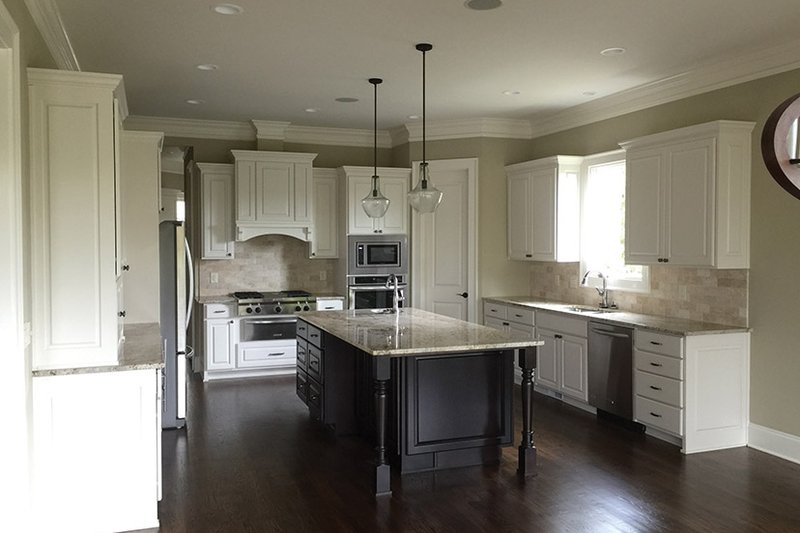 Dream House Plan - Interior - Kitchen for Ranch House Plan #437-71 - 4 bed, 4 bath
