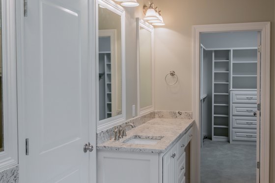 Interior - Master Bathroom for Country House Plan #430-167 - 3 bed, 2 bath