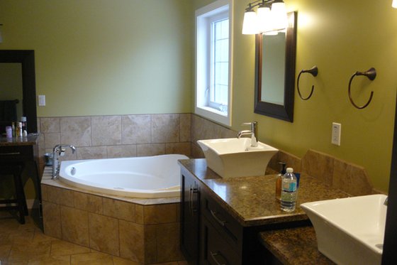 Interior - Master Bathroom for Southern House Plan #21-137 - 3 bed, 2 bath