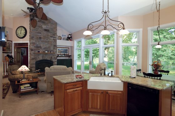 Interior - Family Room for Craftsman House Plan #120-198 - 3 bed, 2.5 bath