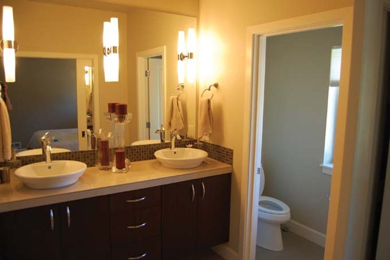 Architectural House Design - Interior - Master Bathroom for Prairie House Plan #895-78 - 4 bed, 3 bath