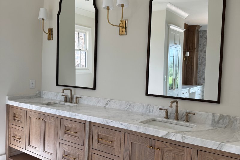 Home Plan - Interior - Master Bathroom for Farmhouse House Plan #437-139 - 4 bed, 5 bath
