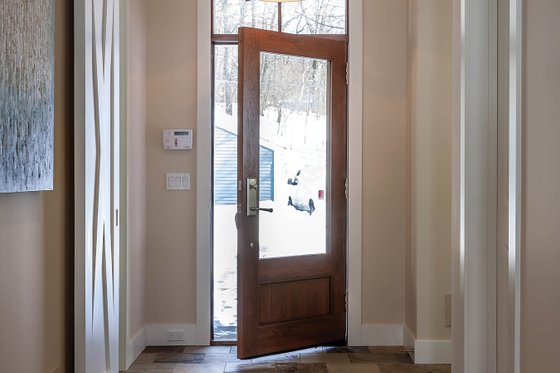 Interior - Entry for Bungalow House Plan #928-9 - 3 bed, 3 bath