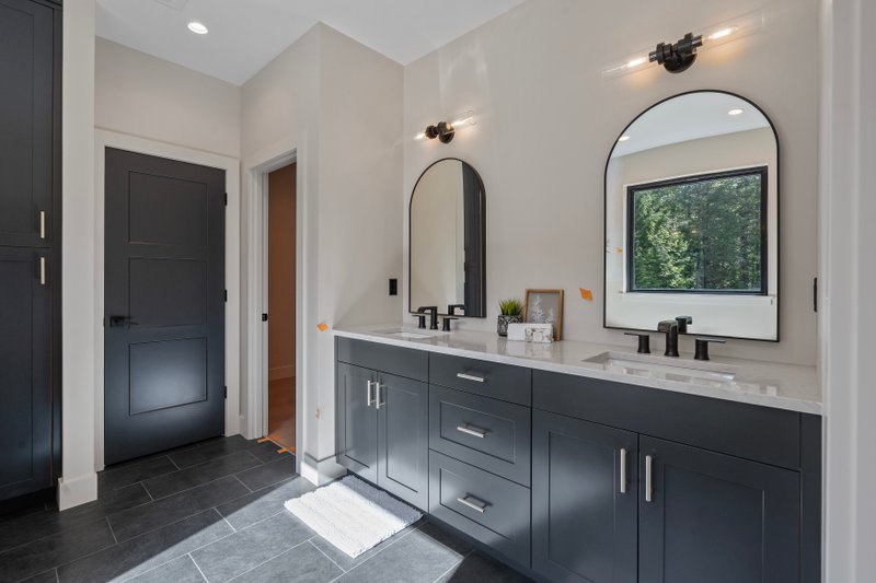Dream House Plan - Interior - Master Bathroom for Contemporary House Plan #1070-215 - 3 bed, 3 bath