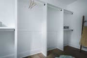 Craftsman Style House Plan - 3 Beds 3 Baths 2590 Sq/Ft Plan #461-73 