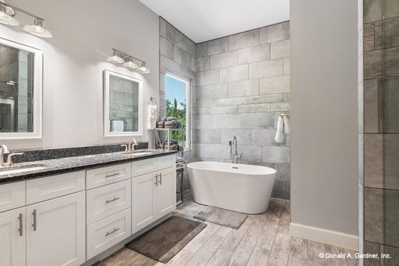 Interior - Master Bathroom for Prairie House Plan #929-1001 - 3 bed, 2.5 bath